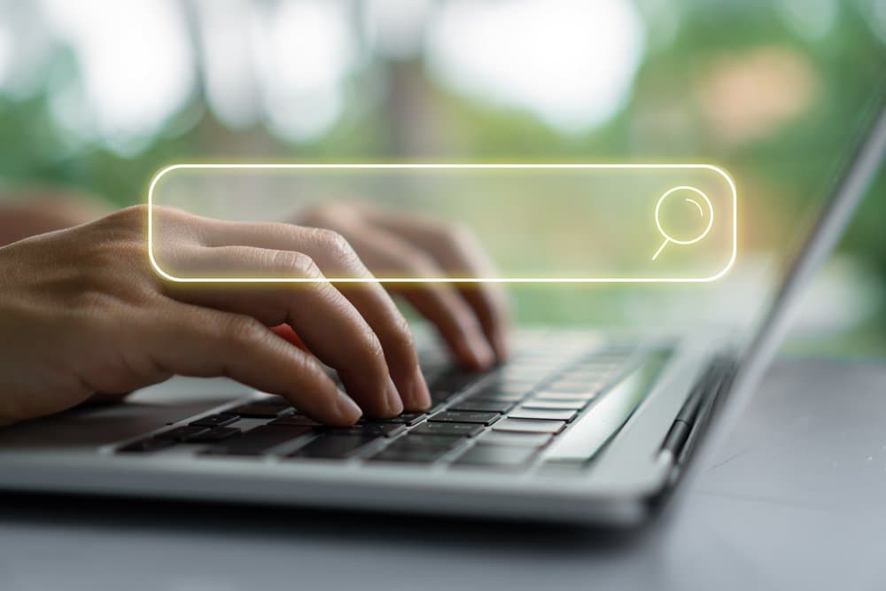 Internet : démocratie, censure et désinformation
