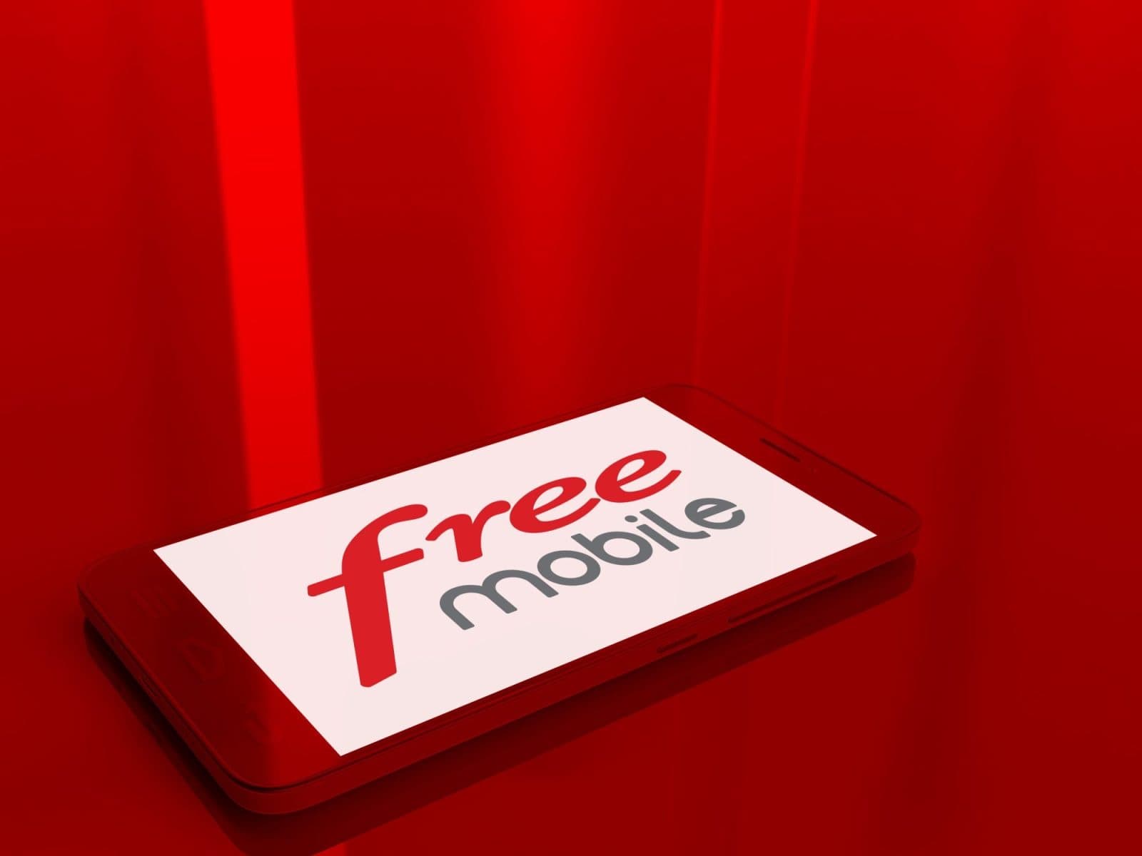 Free dépasse les 5 millions d'abonnés fibre et répond à l'Arcep