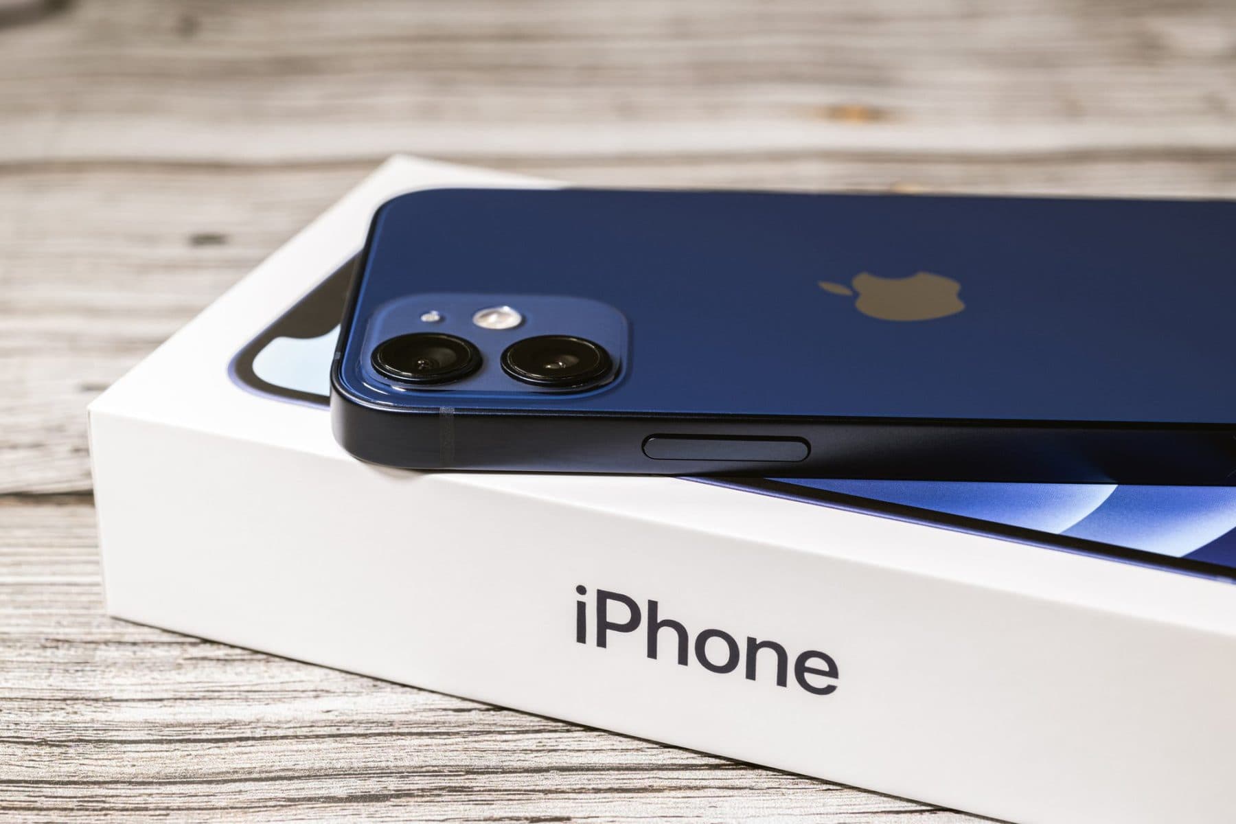 L’iPhone 12 retiré du marché pour ses ondes trop puissantes